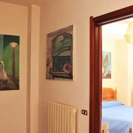 Ortanella Di Insubria E Piccola Galleria D'arte Apartment