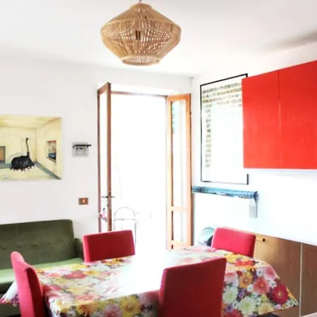 Apartment Ortanella Di Insubria E Piccola Galleria D'arte Esino Lario